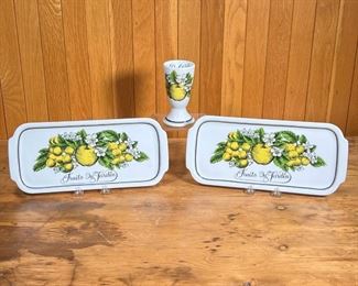 (3pc) PORCELAIN D'AUTEUIL FRUITS DU JARDIN  |
Including two, matching long trays, and a cup - l. 13.5 in.