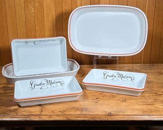 (5pc) D'AUTEUIL BAKING DISHES  |
Including three rectangular baking pans (11.75 x 7.75 in.) and two baking dishes with rounded corners (17 x 11 in.) some with lettering