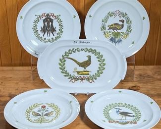 (5pc) D'AUTEUIL PLATTERS  |
Including four round serving dishes (dia. 12.25 in.) and an oval platter (l. 16.25 in.)