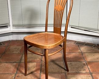 BENTWOOD SIDE CHAIR  |
Manner of thonet - l. 20 x w. 16 x h. 36 in.