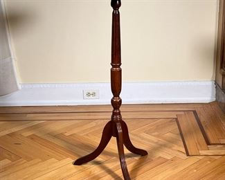 TURNED WOOD PLANT STAND  |
h. 35 x dia. 11 in.