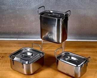 (3pc) STAINLESS CANISTERS  |
Stainless steel kitchen pantry containers, all with double handles and a lid, no apparent makers mark - l. 7.25 x h. 7.5 in. (tallest over handle)