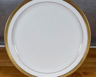 TIFFANY & CO PLATTER  |
Porcelain platter with gilt rim - dia. 12.5 in.