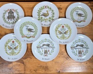 (8pc) PORCELAINE D'AUTEUIL PLATES  |
Chambord rimless plates, with various animals within laurel wreathes, including two each of Les Cailles, Le Vanneau, and Le Liebre and one each of Le Becasse and Les Lapins et le Serpolet - dia. 9.5 in.