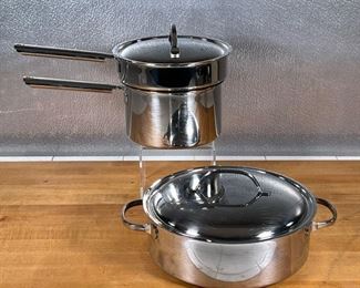 (2pc) CUISINART COOKWARE  |
Stainless steel pots, including a steaming pot with lid, and a large double handled pot also with lid (dia. 10.25 in.)