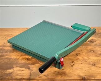 PAPER CUTTER  |
Martin Yale paper trimmer, labeled model 215 - 16 x 14 in. platform - overall l. 24 x w. 17 in. (including blade)
