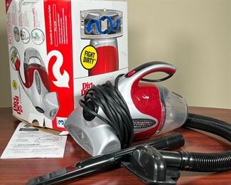 DIRT DEVIL VACUUM  |
Dirt Devil Classic handheld vacuum, with original box