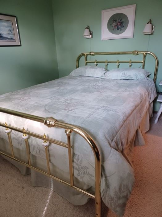 Queen size brass bed