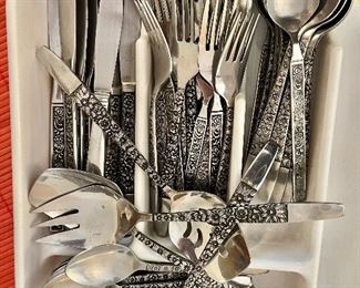 Flatware sets 