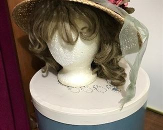 Women's Wig and Hat 