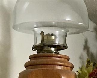 Wooden Base Hurricane Lamp 