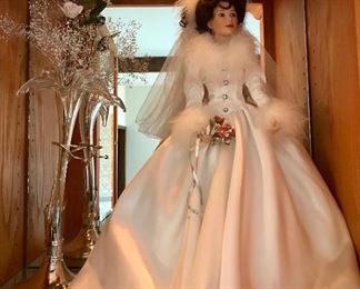 Ashton-Drake Winter Romance Porcelain Bride Doll 
