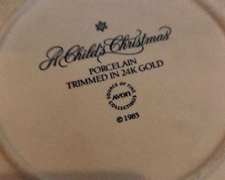 A Child's Christmas Avon Collectors Plate 