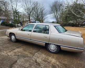 1996 Cadillac Sedan de Ville. 102000 miles. Needs new trunk latch