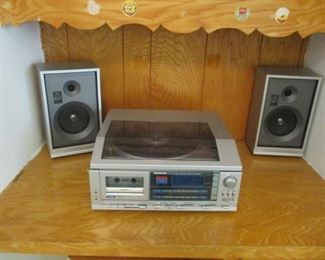 Vintage Soundesign AM/FM, Clock, Cassette, Phono