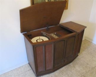 Zenith Mid-Century Vintage Record Player Console