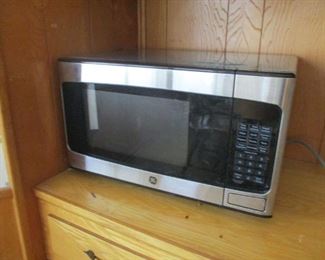 2017 General Electric Microwave