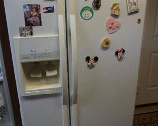 Side by side refrigerator