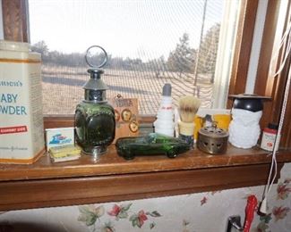 vintager Avon, baby powder, etc