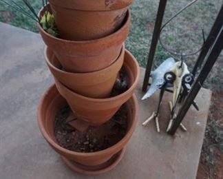 flower pots, yard bird