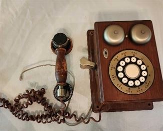 Antique Looking Phone Untested