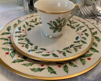 Lenox Christmas Dishes 