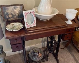 sewing machine table 