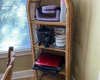 Wicker shelf, Small appliances 