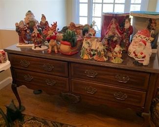 Sofa table/ buffet and Christmas decorations 