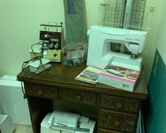 Sewing table (Sewing Machine not included) 