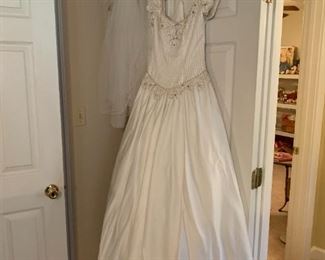 Wedding dress 