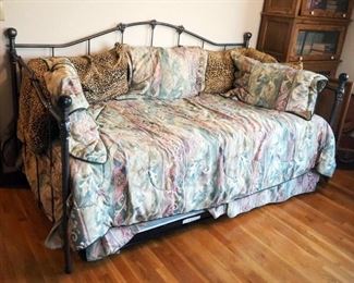 Twin Daybed With Pop Up Trundle, Bedding And Pillows Included, 42" x 80" x 40"