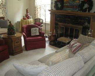 Livingroom furnishings with seasonal decor