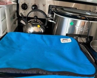 Wolfgang Puck crockpot and pyrex