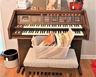 CROCK, ELECTRIC ORGAN TO PLAY FOR FUN OR ENTERTAINING, MUSIC BOOKS AND SHEET MUSIC