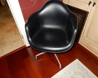 Original Herman MIller arm chair