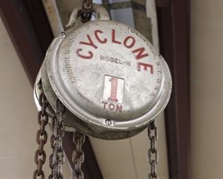 one ton hoist