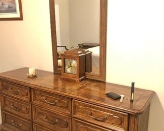 Dresser / Part of Bedroom set