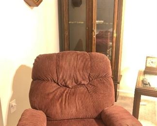 Gun case, Recliner, NO FIREARMS AT THIS SALE