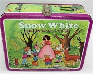 Lot 045
Metal Lunchbox Snow White & Spinner game