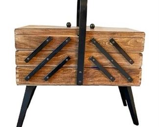 Lot 277
Expandable Sewing Box, Vintage