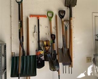 Lot 600-144
Lawn and Garden Tool Buy Out