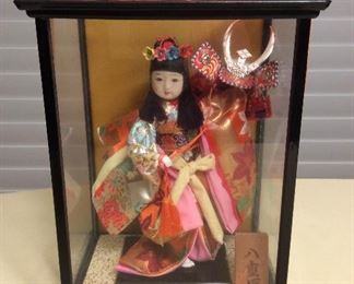 MMT002 Japanese Doll In Glass Case #2