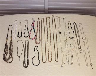 MMT035 Costume Jewelry Necklaces 