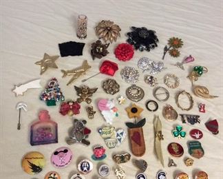 MMT037 Costume Jewelry Brooches & Pins