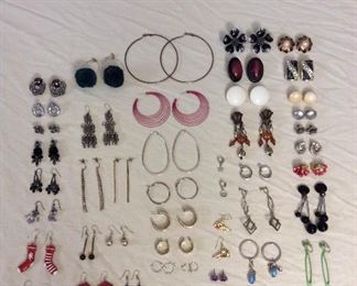 MMT038 Costume Jewelry Earrings 