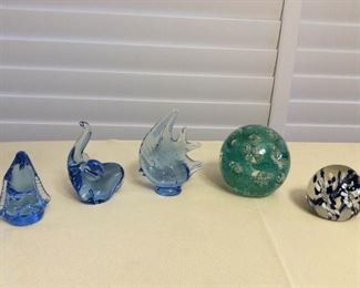 MMT044 Five Art Glass Paperweights 
