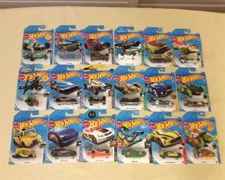 MMT095 Eighteen Hot Wheels Cars New