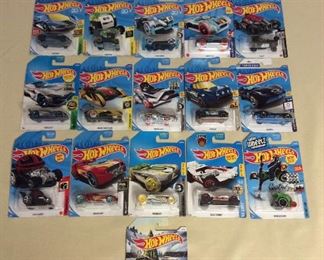 MMT096 Sixteen Hot Wheels Cars New