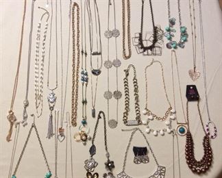 MMT099 Various Costume Jewelry Necklaces 